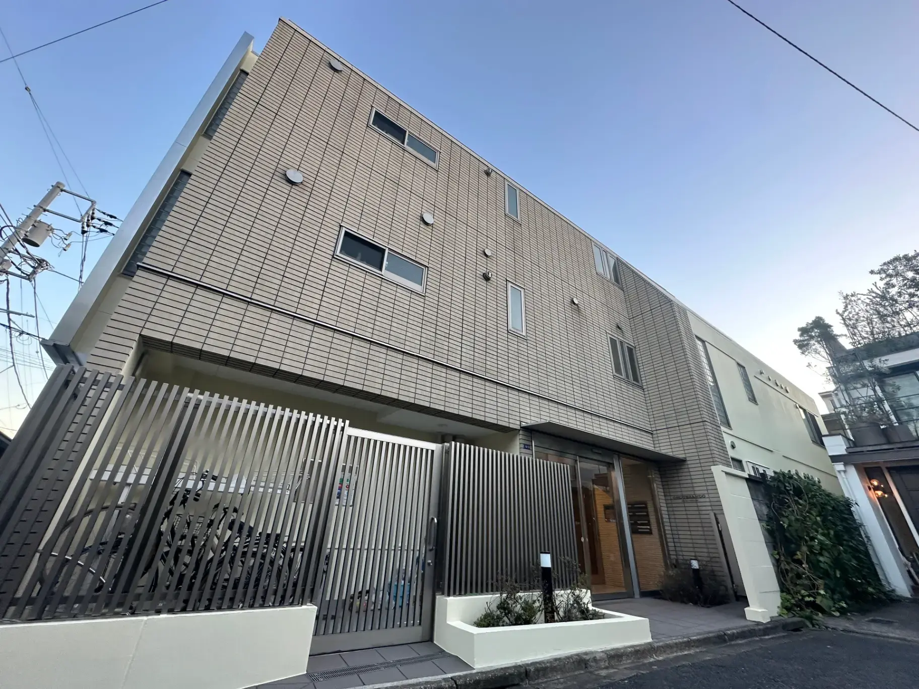 モダンなデザインの都市型住宅外観