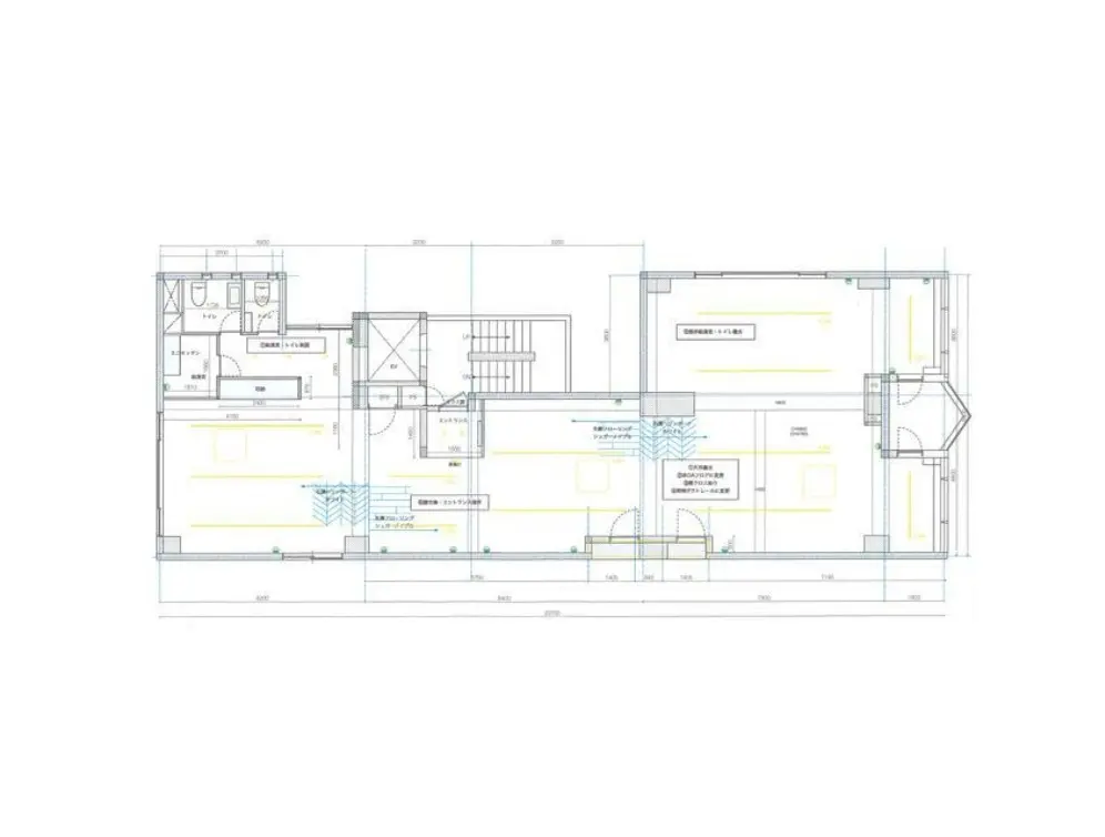 建築図面の概要と寸法が記載された住宅の平面図