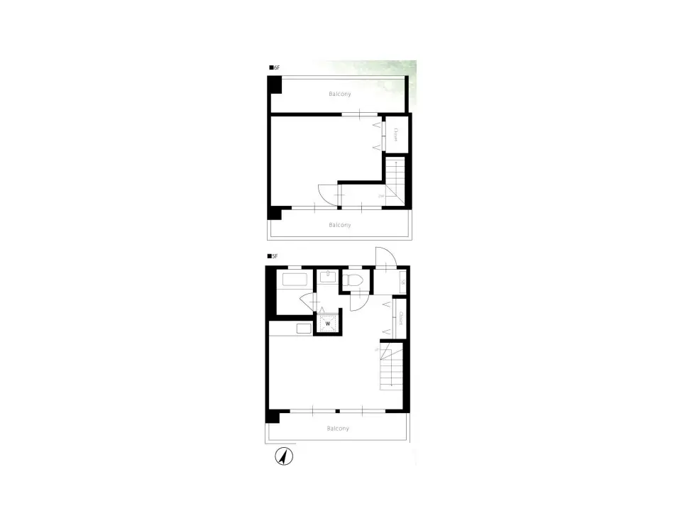 二階建ての住宅の平面図、バルコニー付き、詳細な寸法と部屋のレイアウト