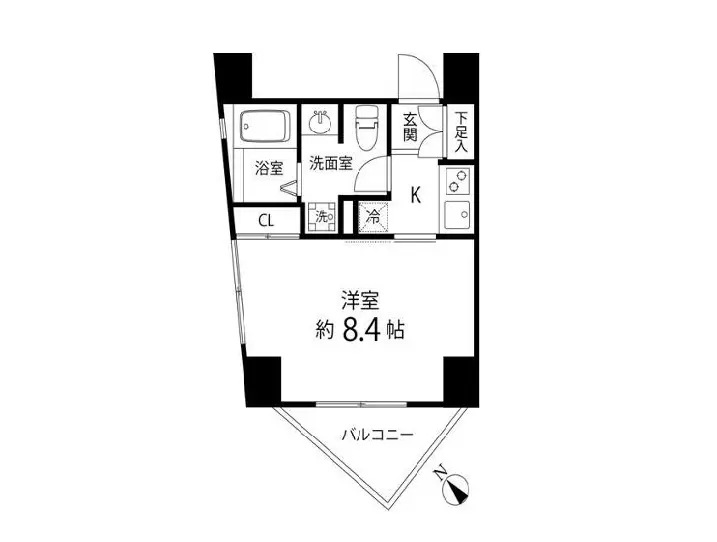 - 約8.4帖の洋室を含む間取り図、浴室、洗面室、キッチンとバルコニーの配置が示された設計図