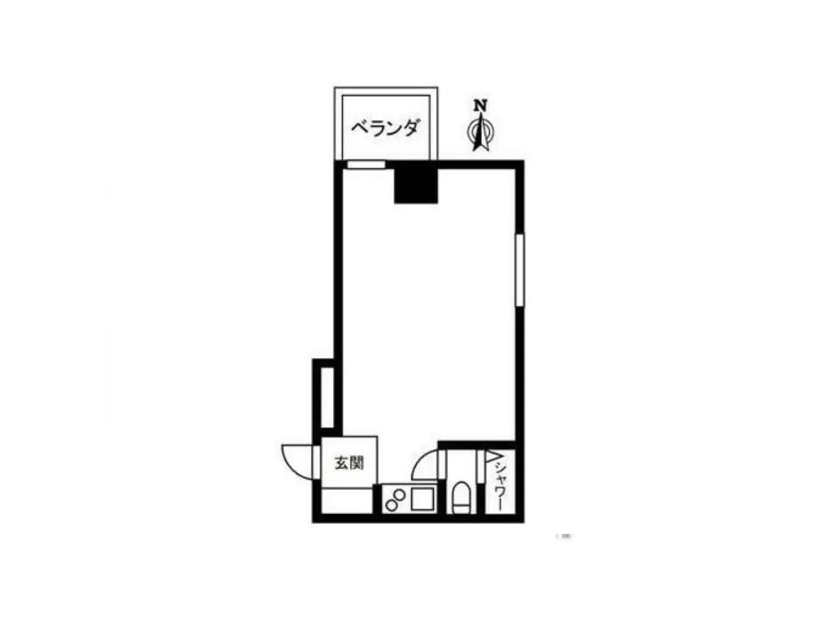 - シンプルな間取り図、一部屋のレイアウト、玄関とシャワーの配置が示された北向きの平面図
