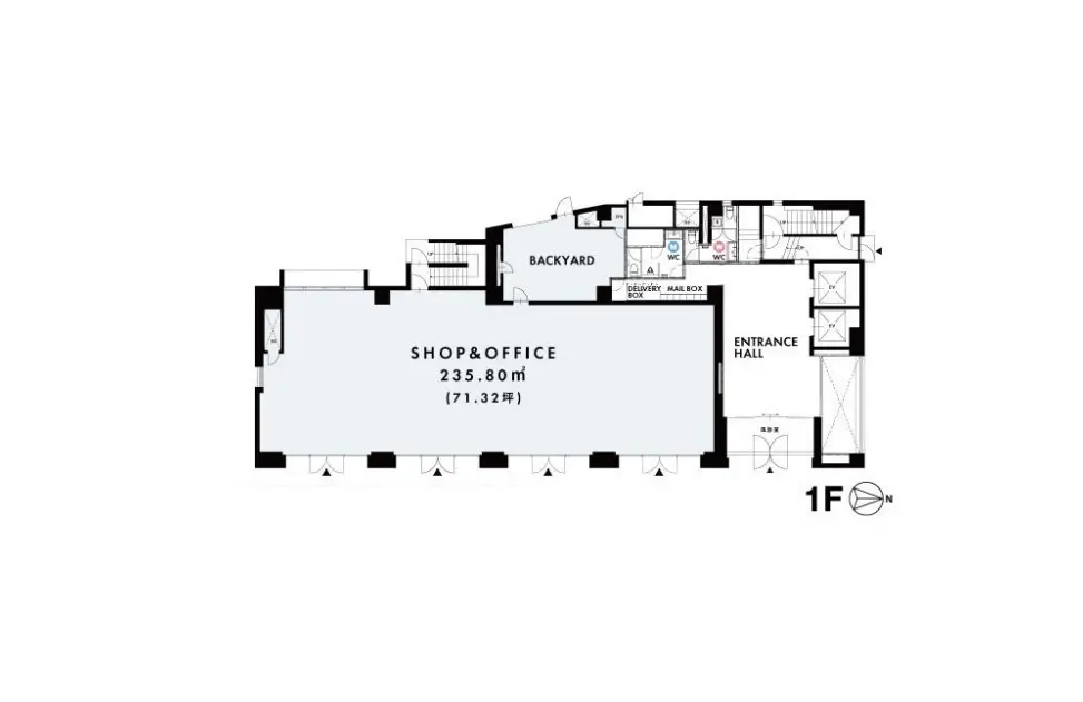 - 235.80㎡の店舗兼オフィスの間取り図、エントランスホール、バックヤード、トイレの配置が描かれたフロアプラン